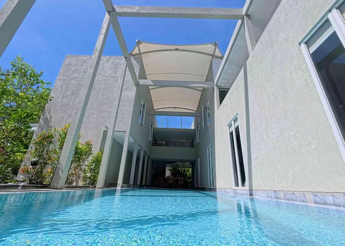 Naiika Villa *